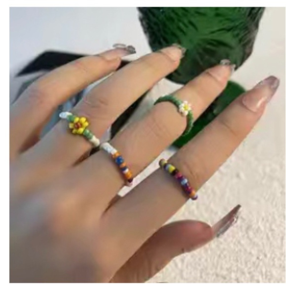 Beaded Flower Stretch Ring Set